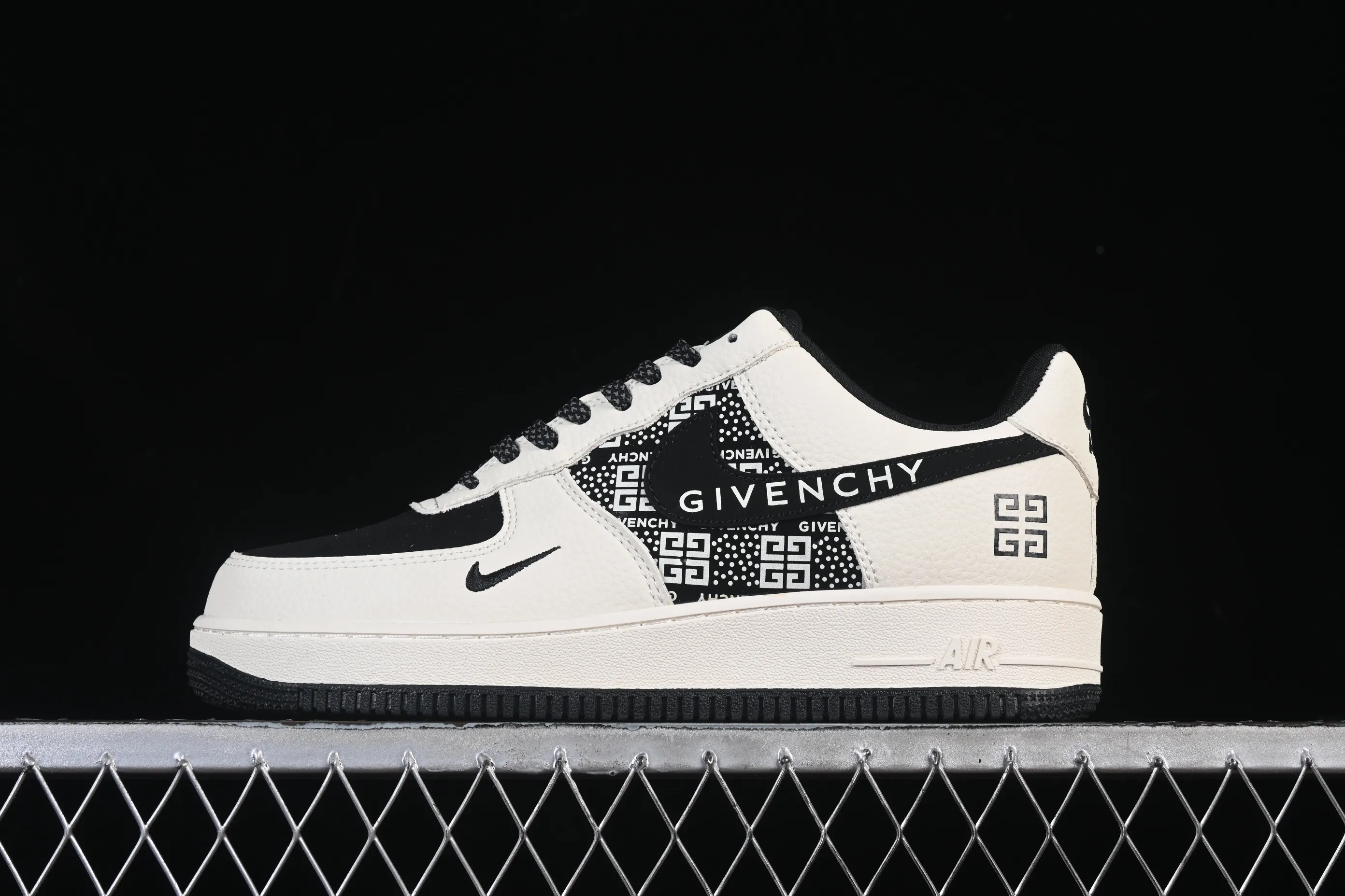 All categories Nk Air Force 1 Air Force series Nk Air Force 1 Low Air Force low-top Nike Air Force 1'07 Low Givenchy co-branded printed beige black hook Air Force 1 low-top casual sneakers KJ1688-021